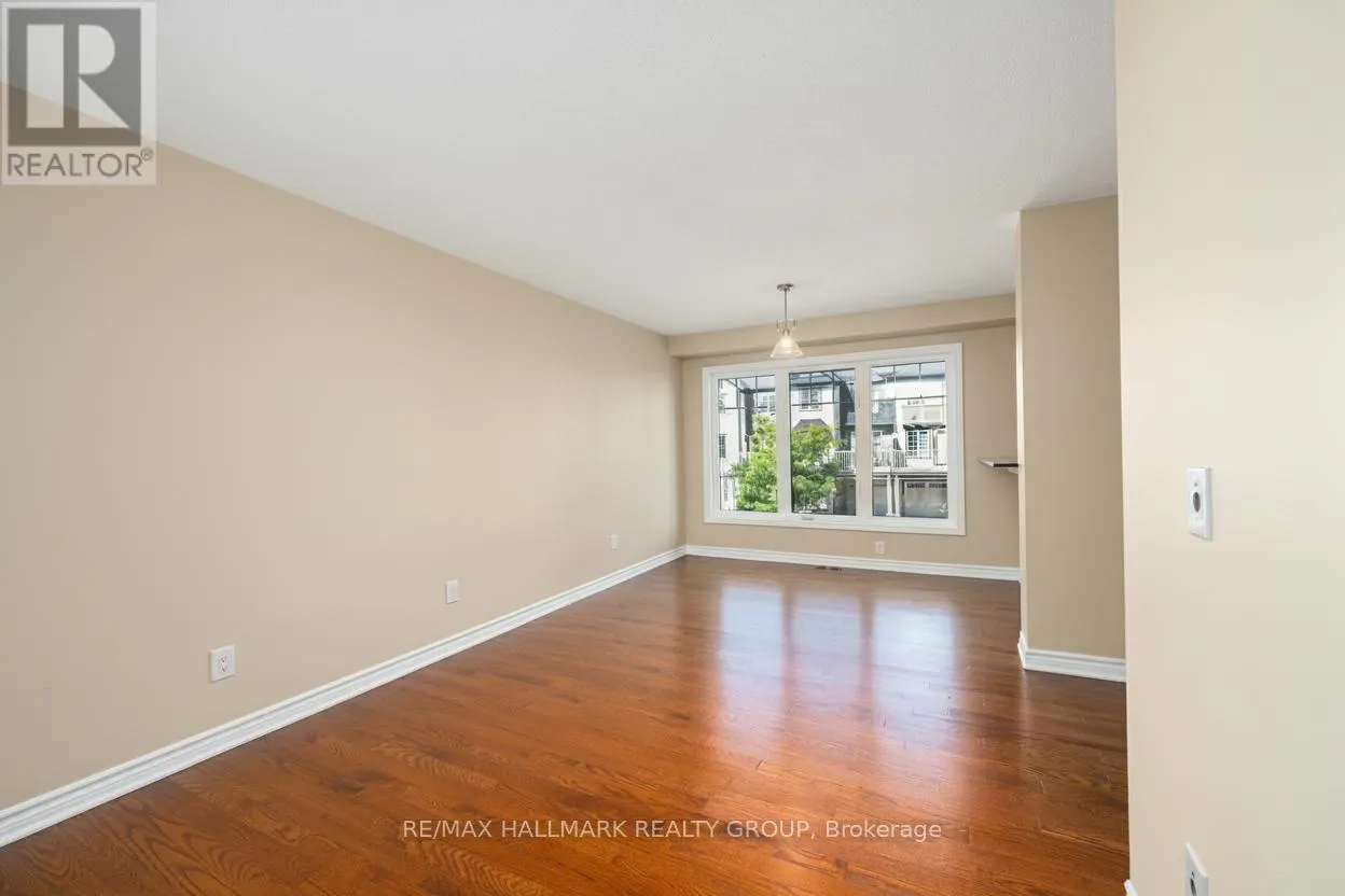 601 FOXLIGHT CIRCLE