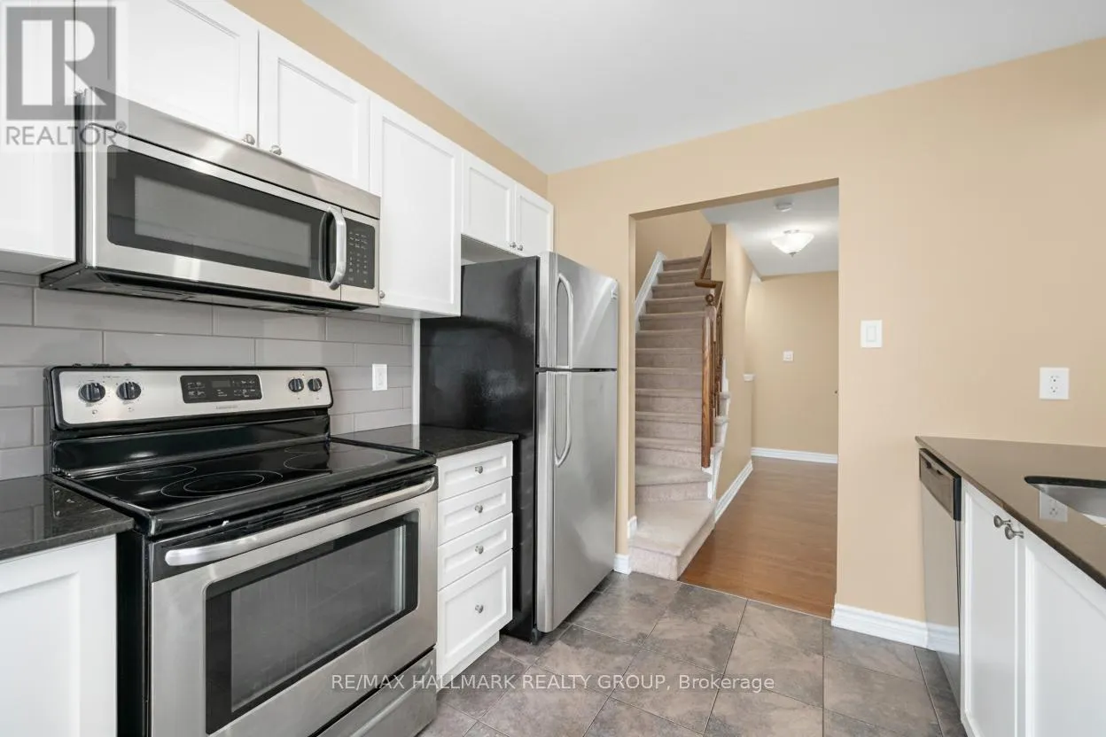 601 FOXLIGHT CIRCLE