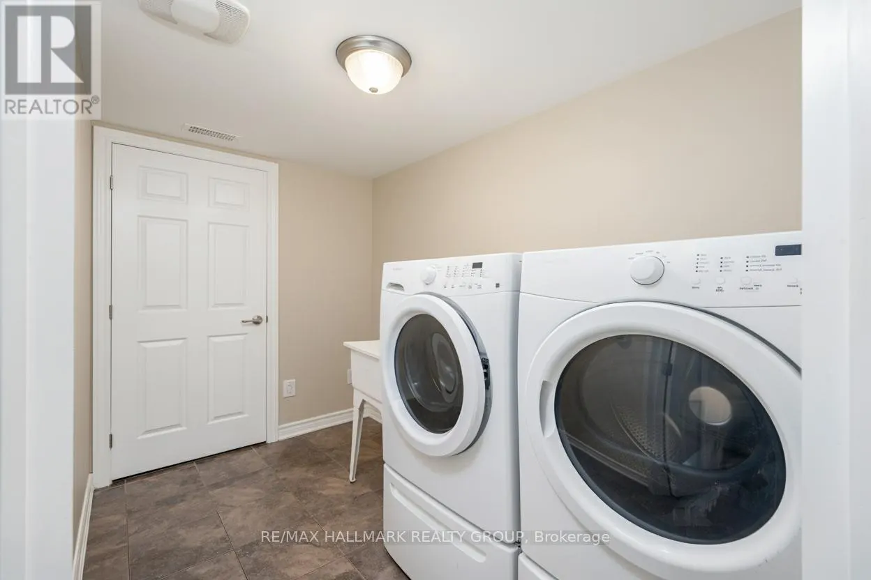 601 FOXLIGHT CIRCLE