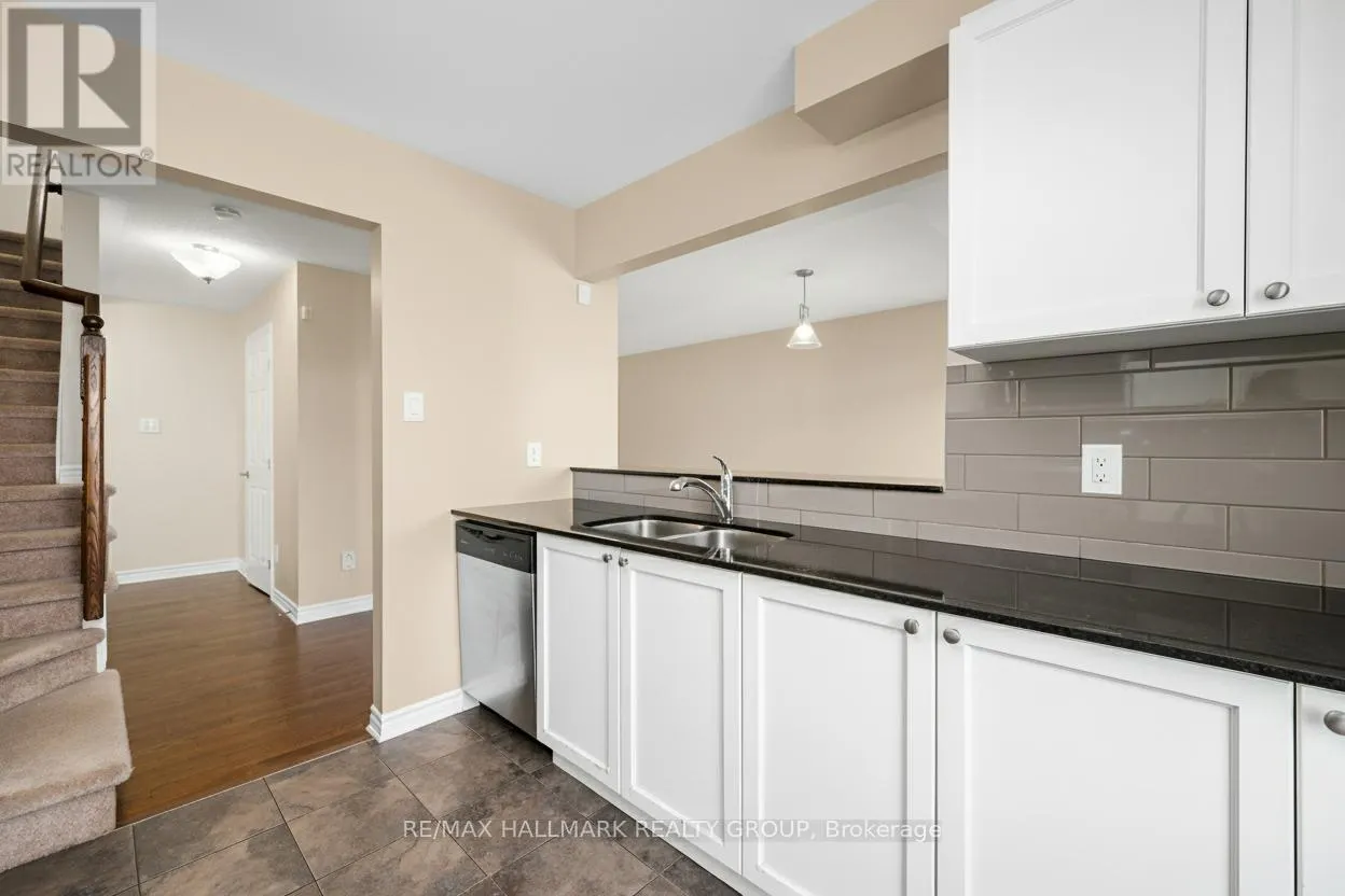 601 FOXLIGHT CIRCLE