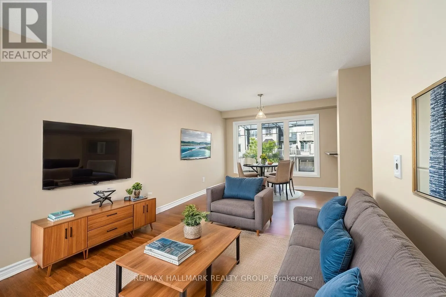 601 FOXLIGHT CIRCLE