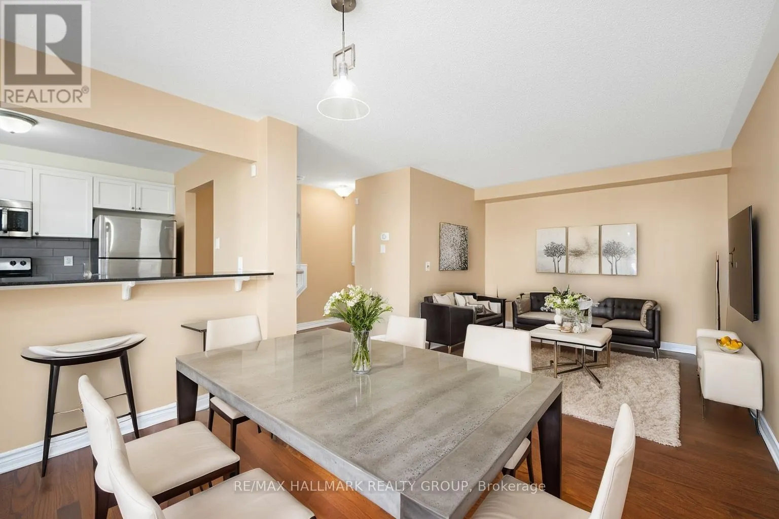 601 FOXLIGHT CIRCLE