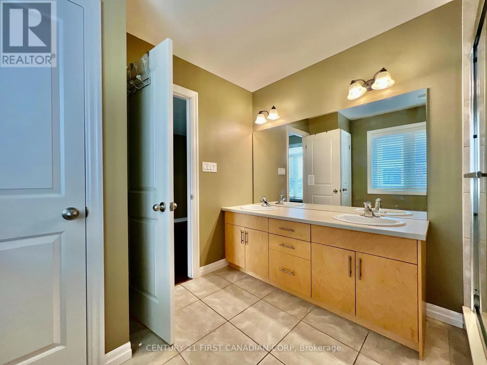 45 - 112 NORTH CENTRE ROAD, #45