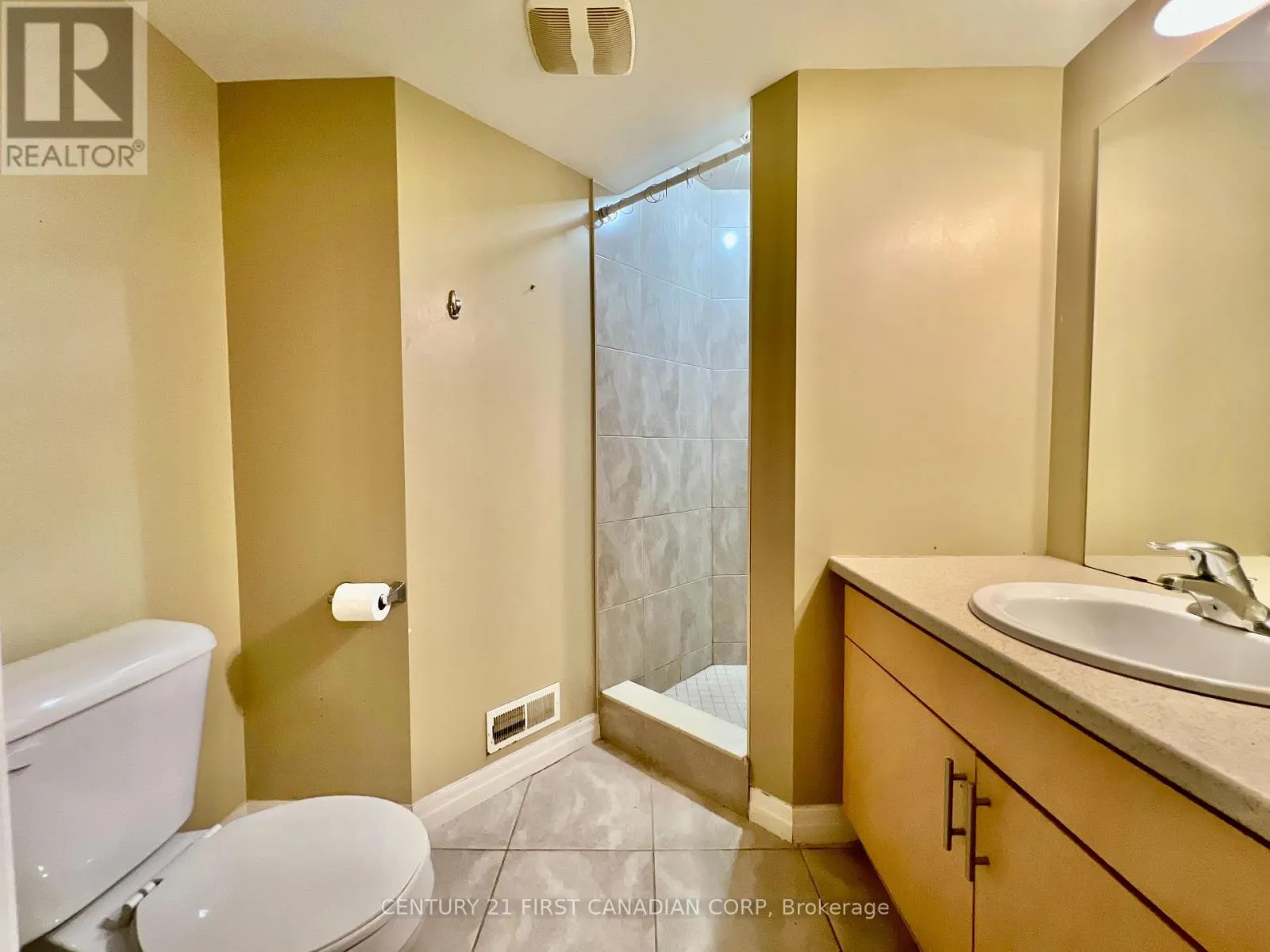 45 - 112 NORTH CENTRE ROAD, #45
