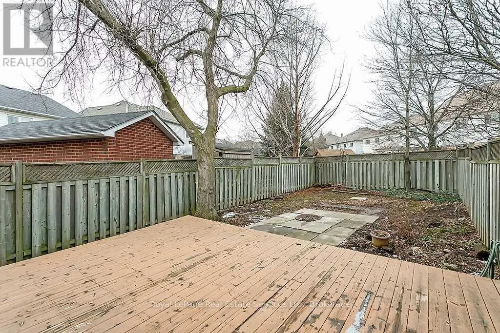 4 THORNLODGE DRIVE