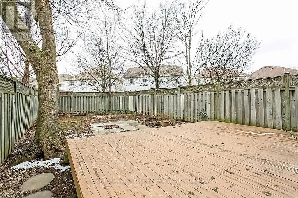 4 THORNLODGE DRIVE