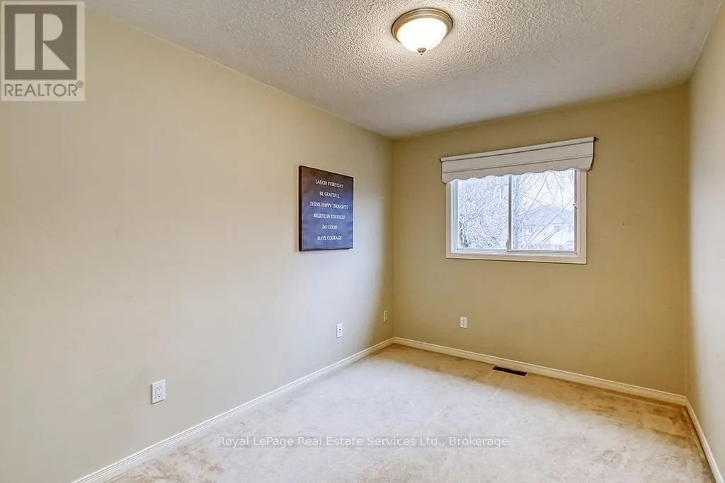 4 THORNLODGE DRIVE