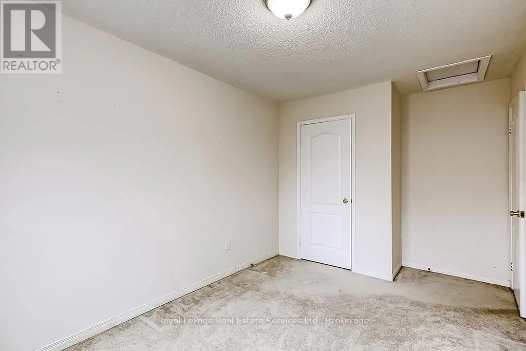 4 THORNLODGE DRIVE