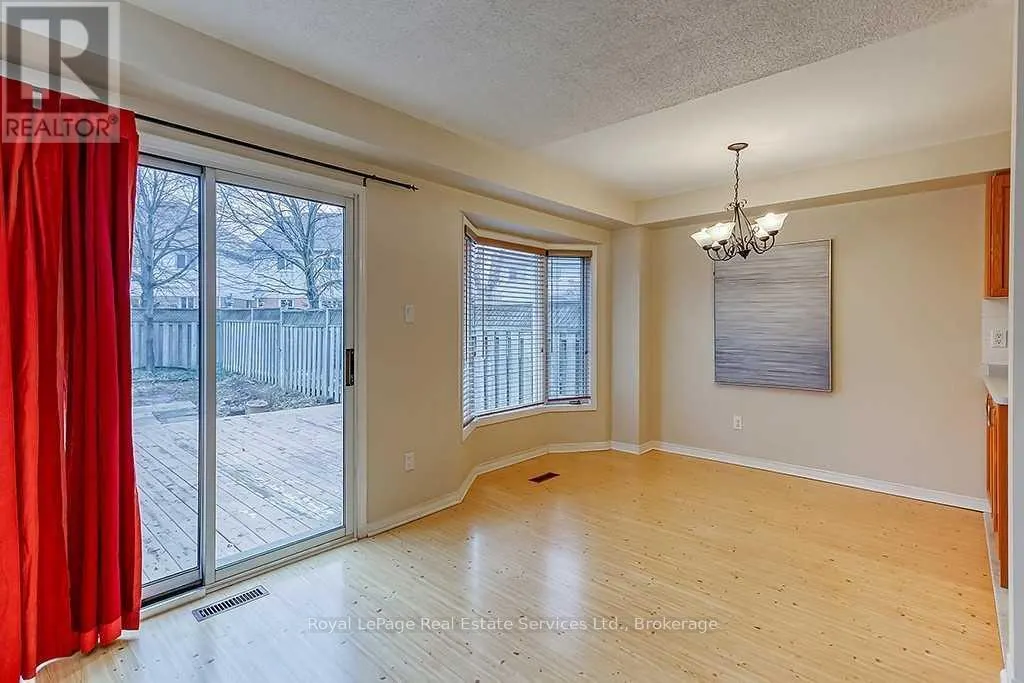 4 THORNLODGE DRIVE