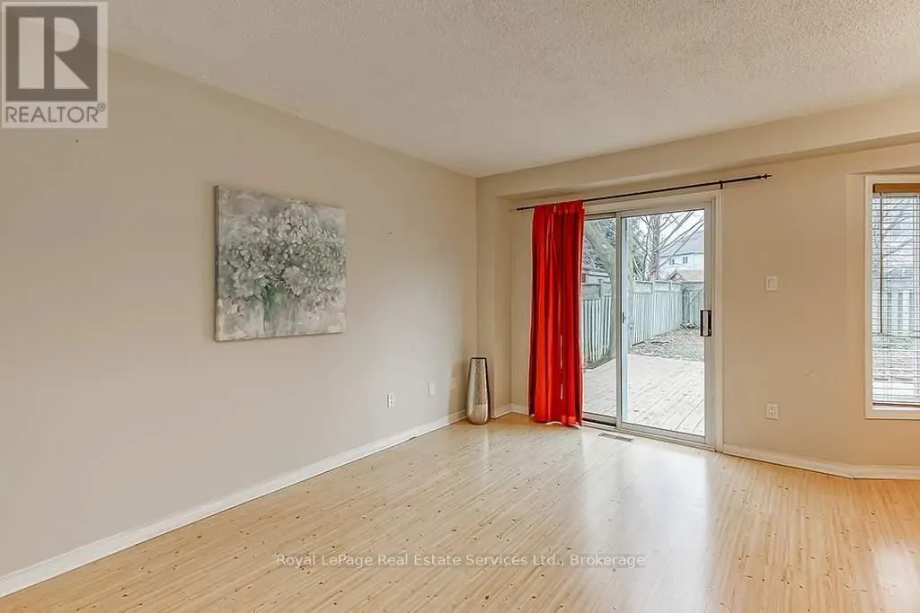 4 THORNLODGE DRIVE