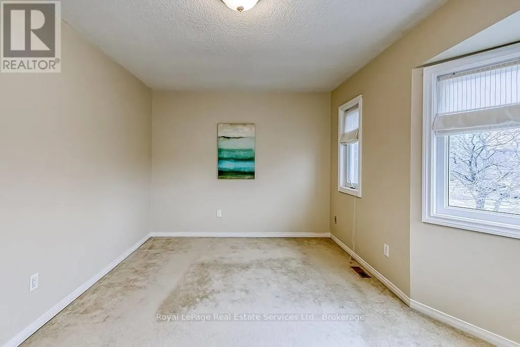 4 THORNLODGE DRIVE