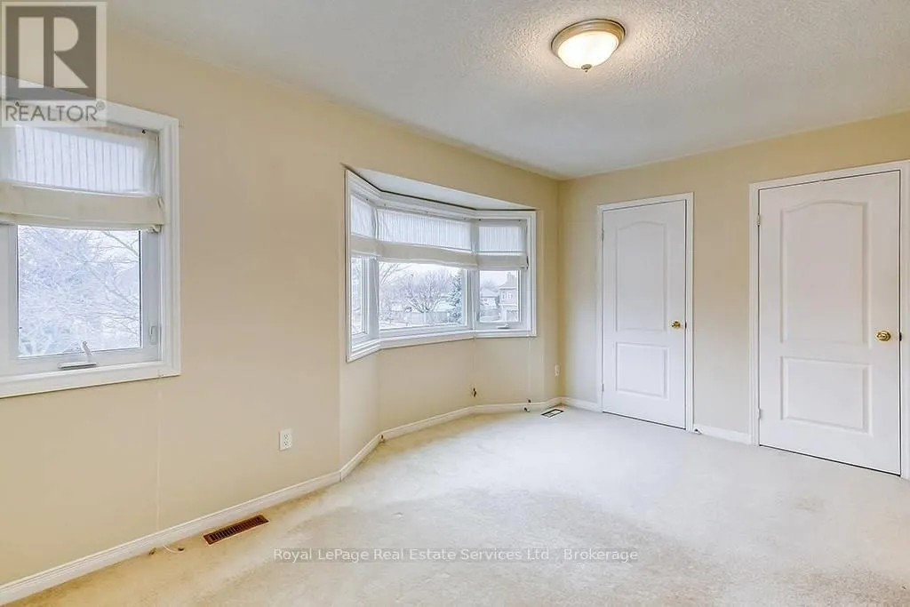 4 THORNLODGE DRIVE