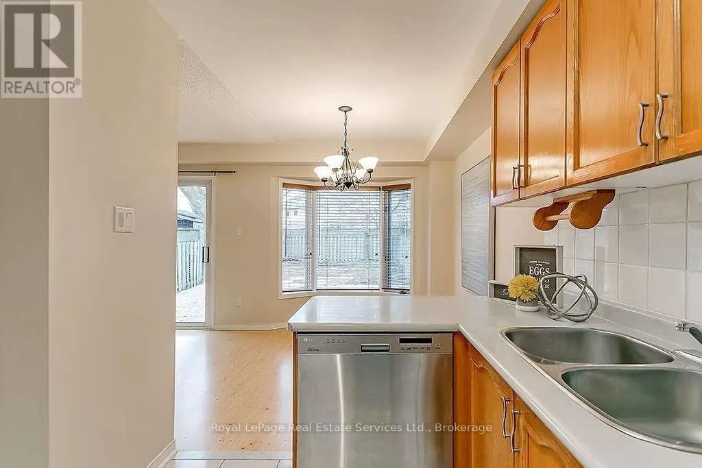 4 THORNLODGE DRIVE