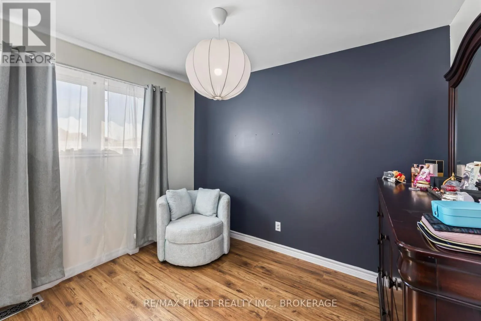 99 MCKEOWN CRESCENT