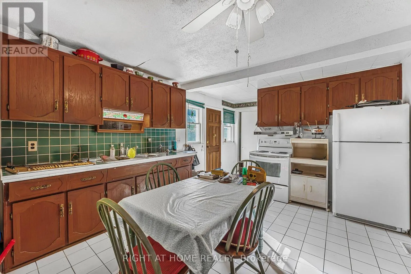 16 WYCKLIFFE AVENUE