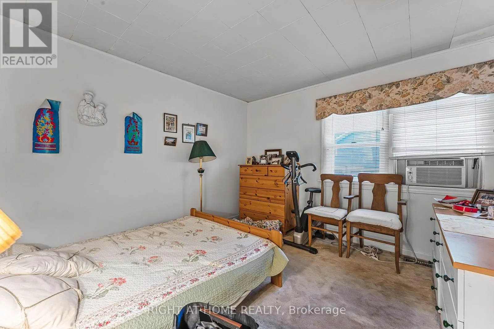 16 WYCKLIFFE AVENUE