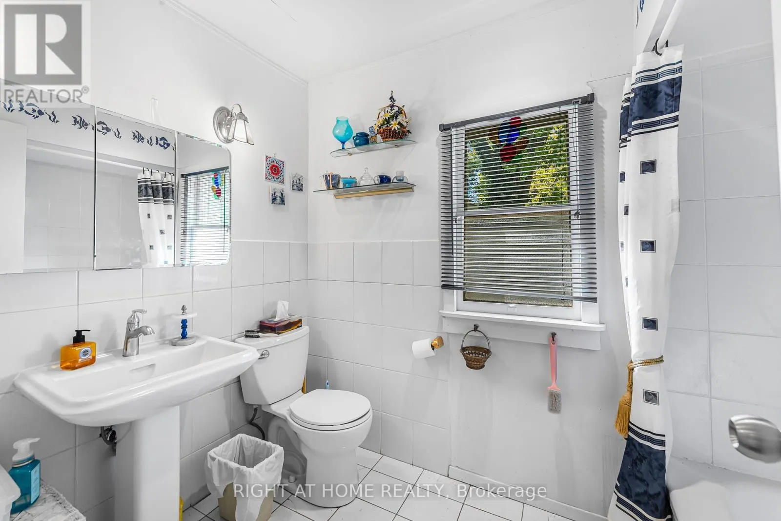 16 WYCKLIFFE AVENUE
