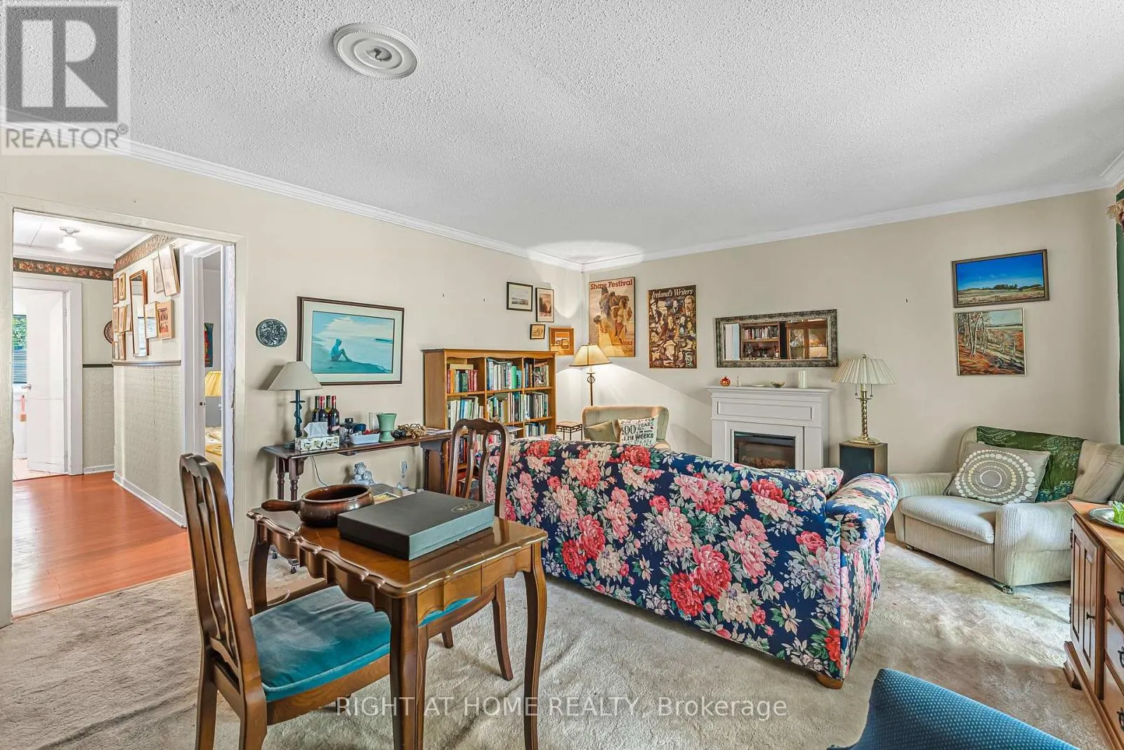 16 WYCKLIFFE AVENUE