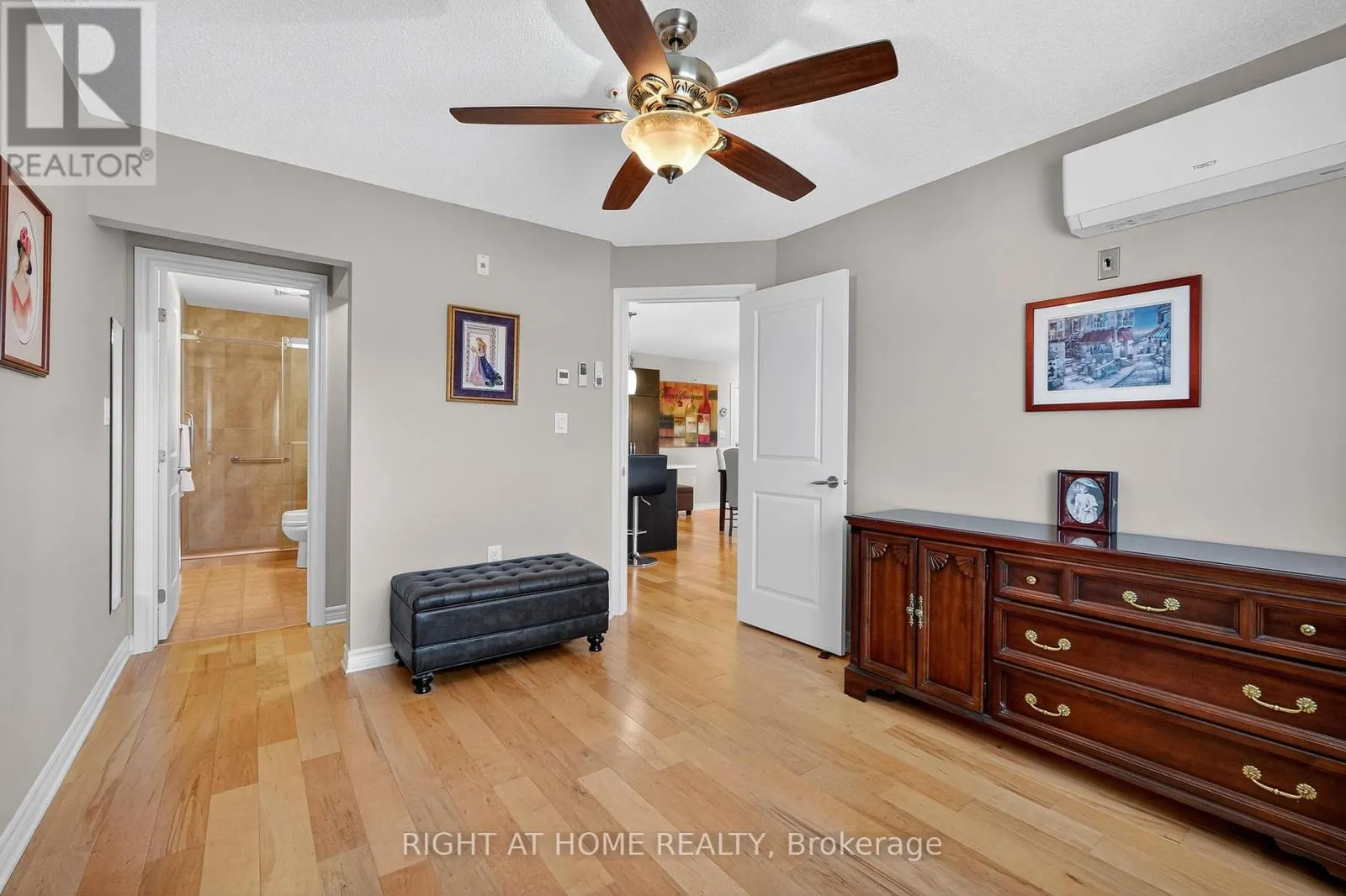 306 - 141 POTTS PRIVATE