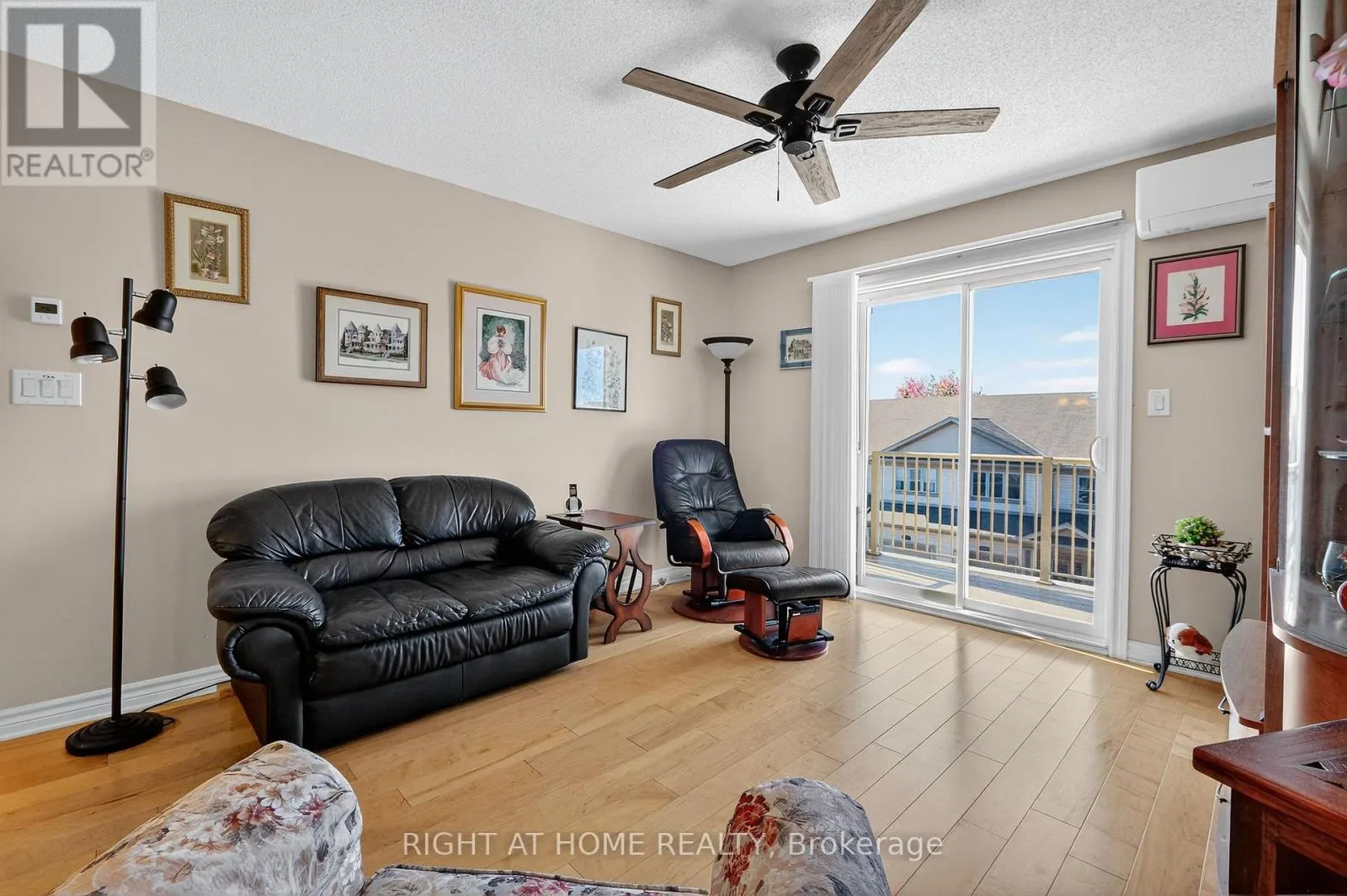 306 - 141 POTTS PRIVATE
