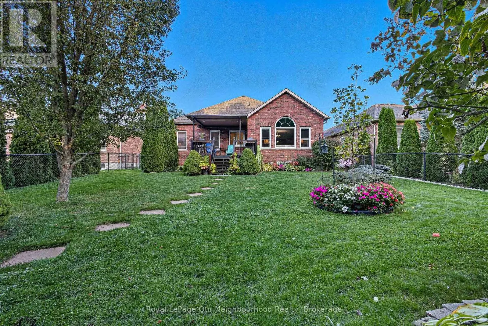 465 FOOTE CRESCENT