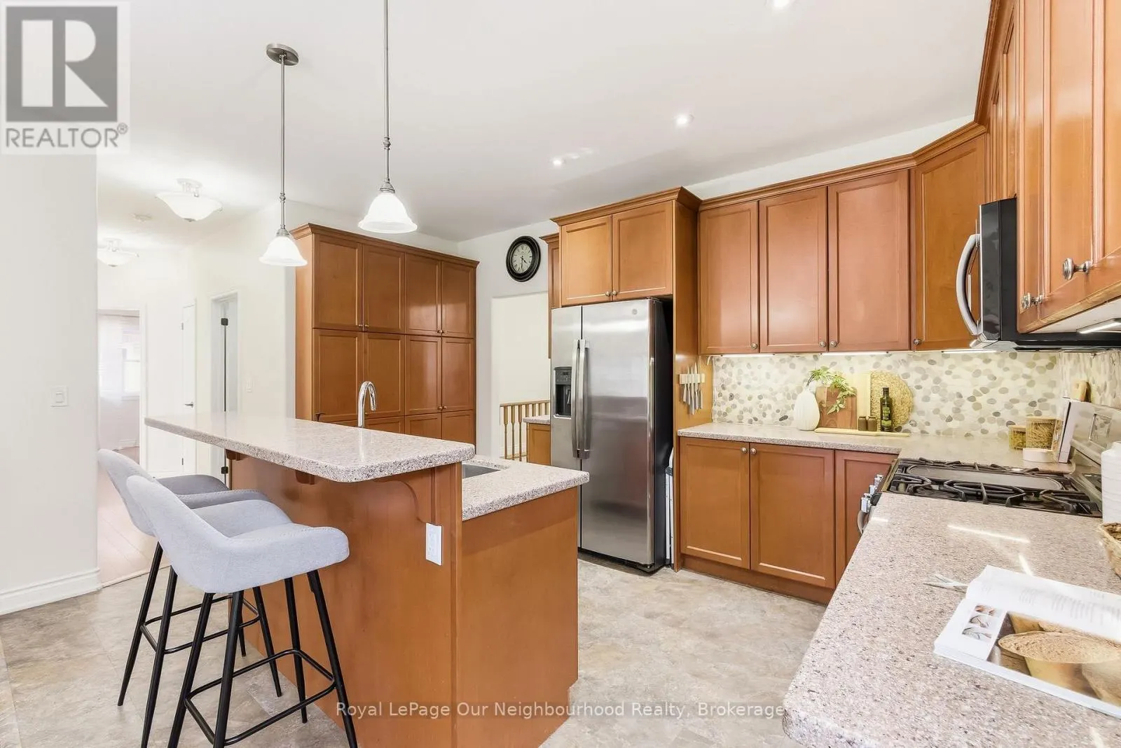 465 FOOTE CRESCENT