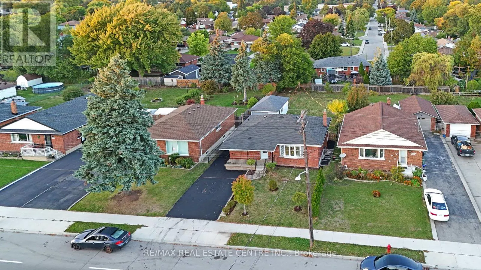 959 MOHAWK ROAD E