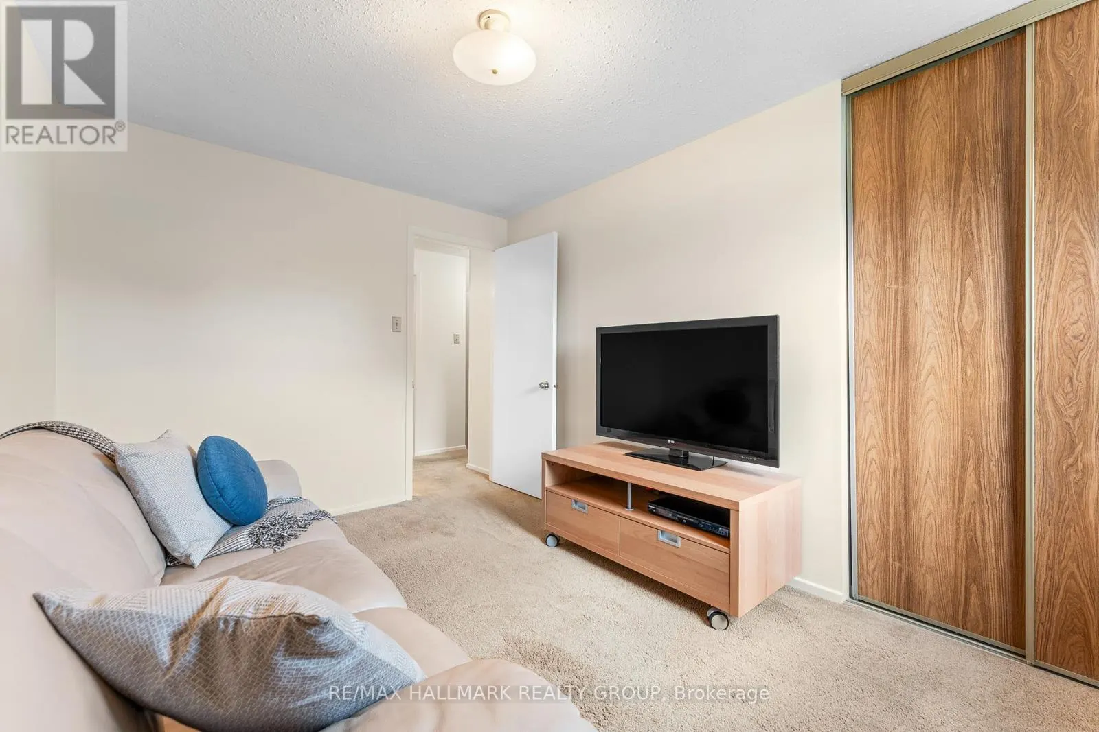 1075 AVIGNON COURT