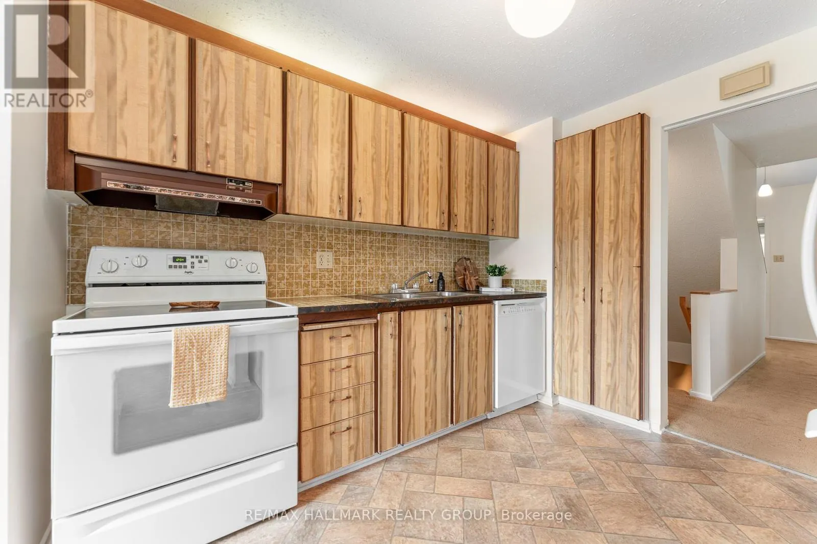 1075 AVIGNON COURT