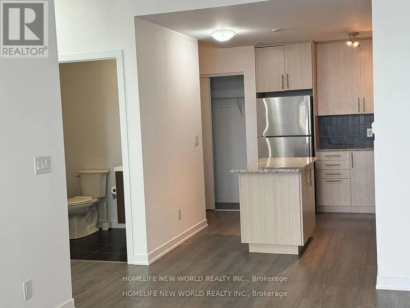 201 - 85 DUKE STREET W