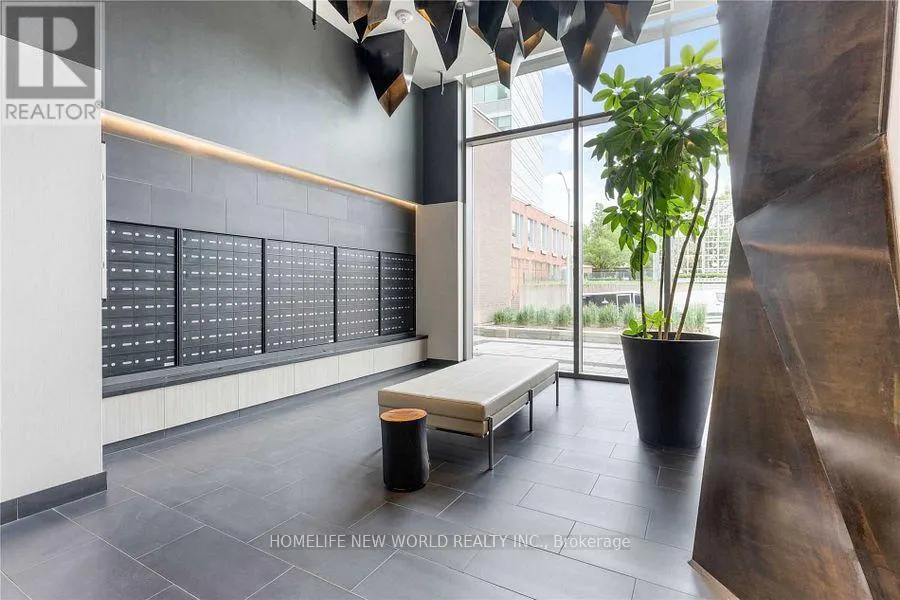 201 - 85 DUKE STREET W