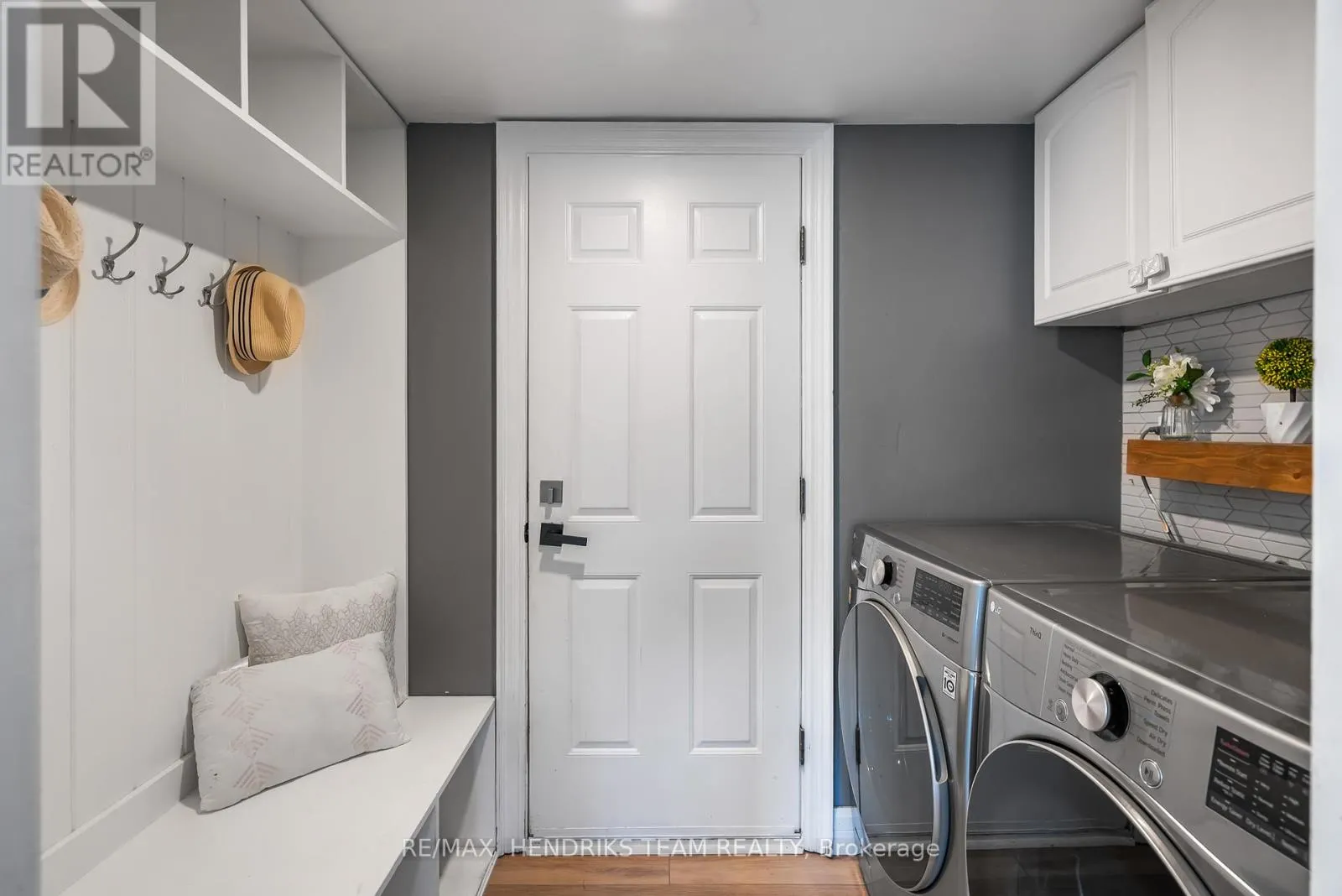 2905 BUTLER'S WALK