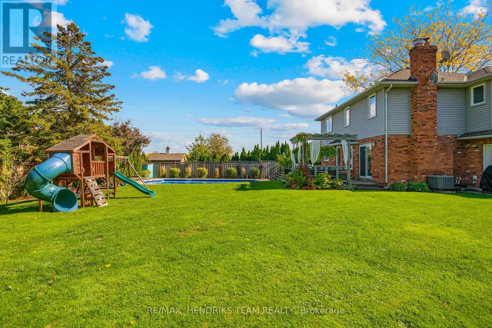 2905 BUTLER'S WALK