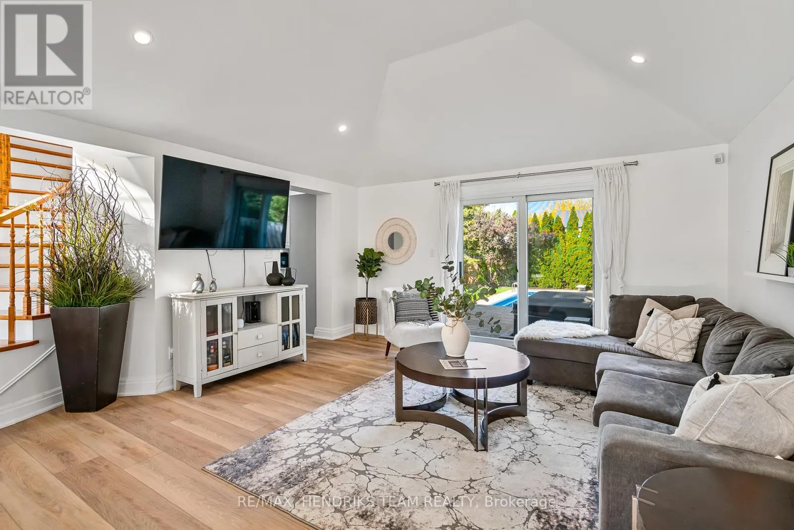 2905 BUTLER'S WALK