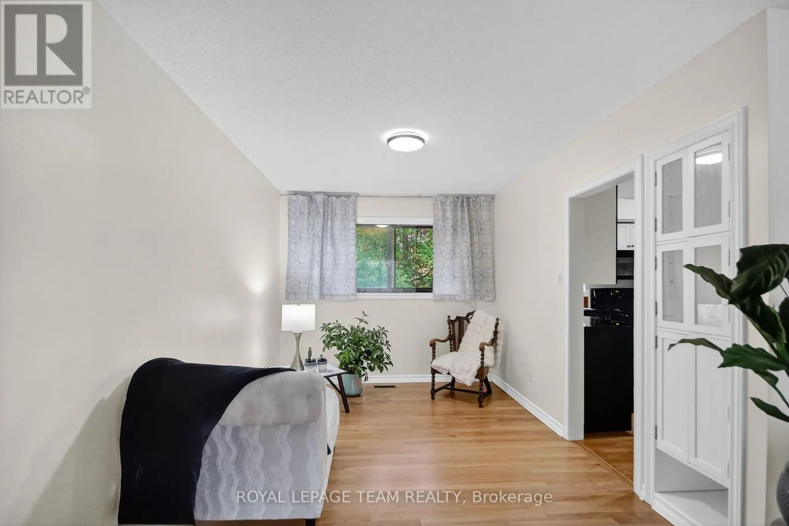 46 QUINPOOL CRESCENT