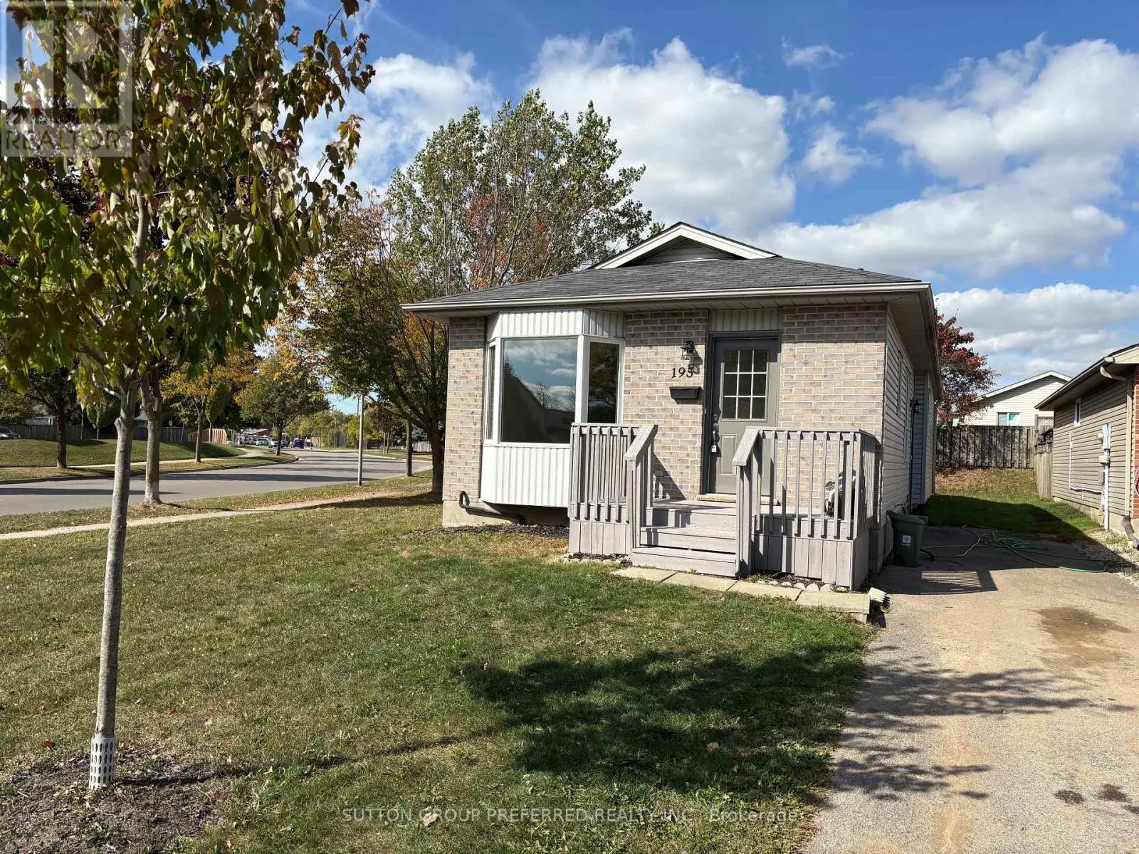 195 SIMPSON CRESCENT