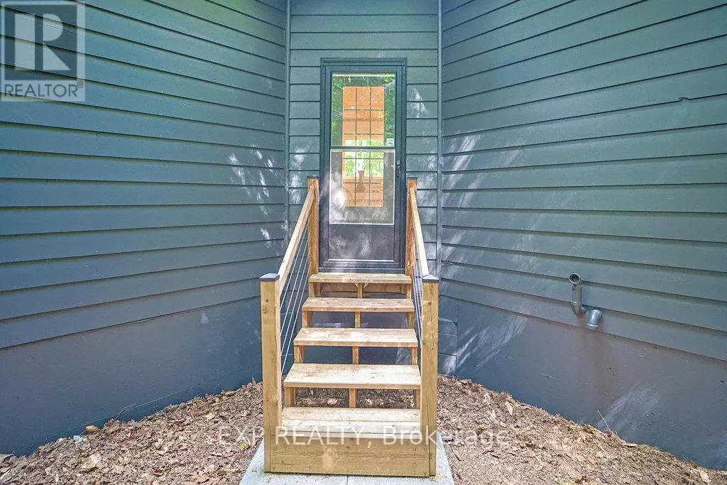565 WEST DIAMOND LAKE ROAD