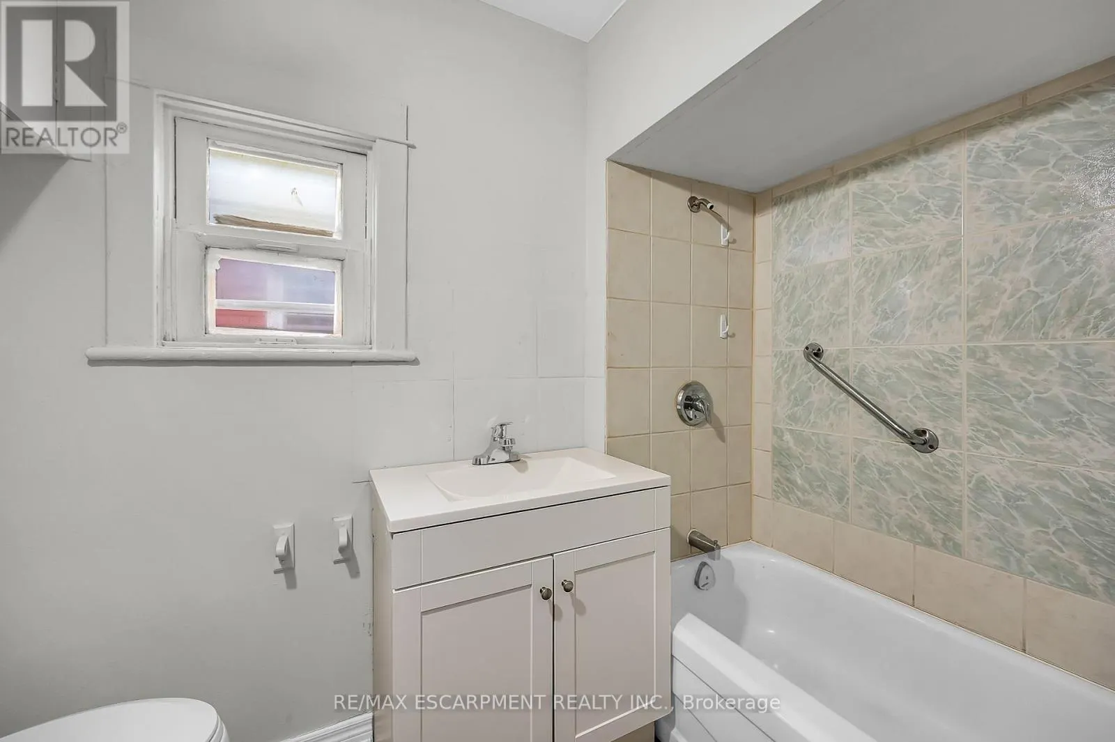 1256 CANNON STREET E