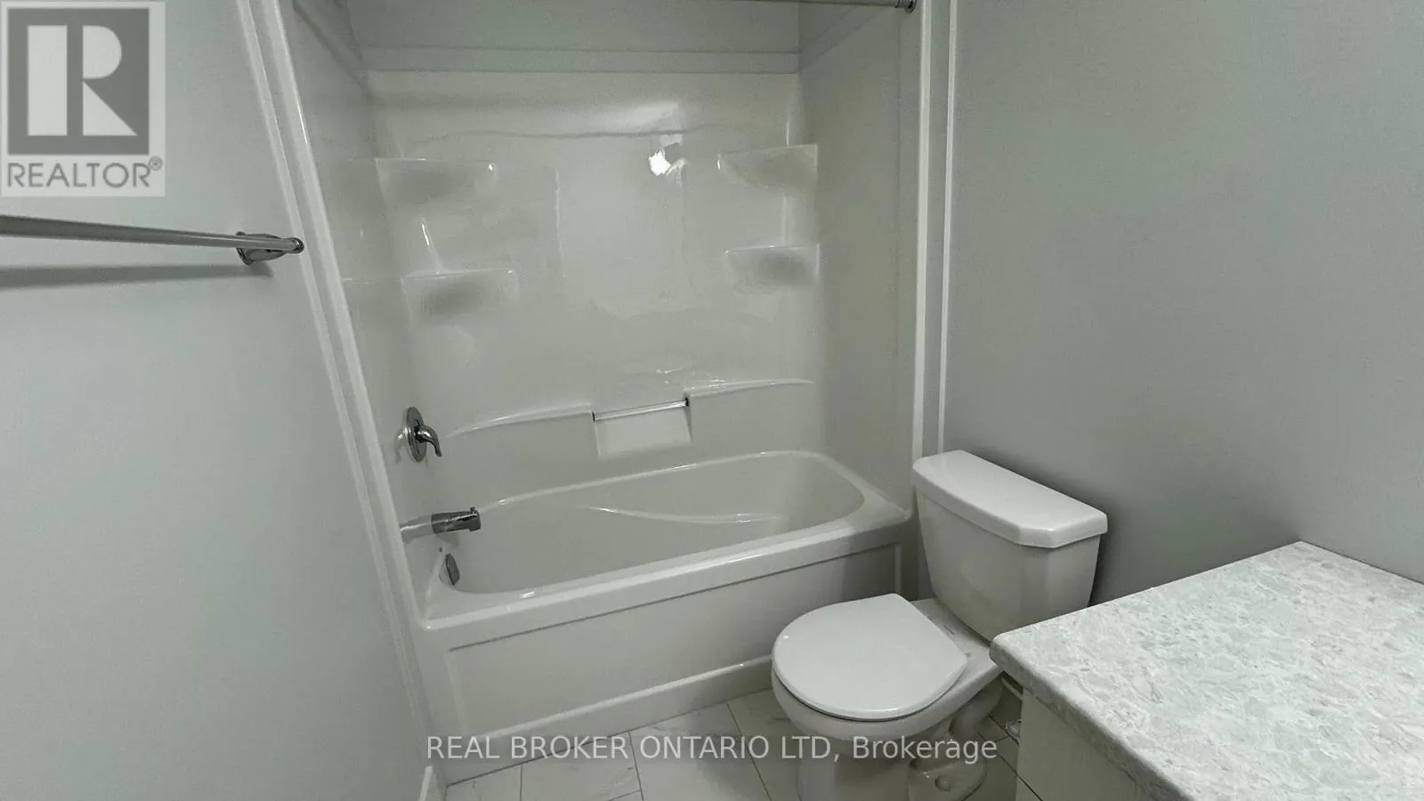 44 - 925 DEVERON CRESCENT, #44