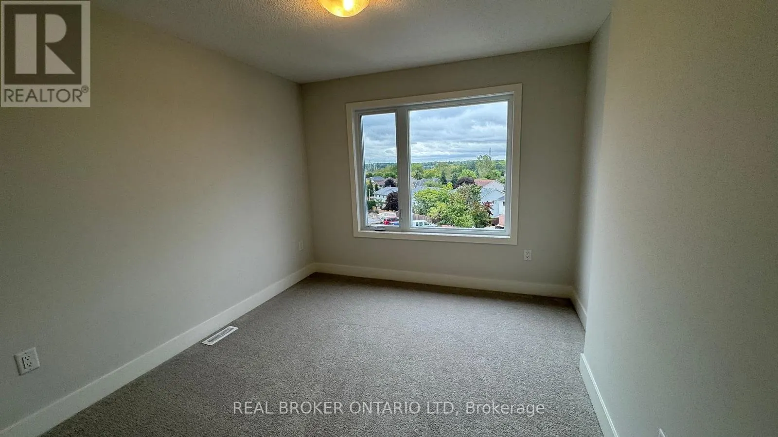 44 - 925 DEVERON CRESCENT, #44