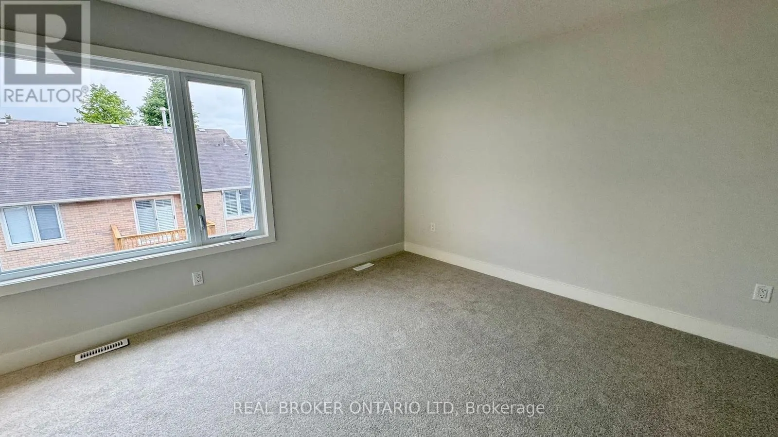 44 - 925 DEVERON CRESCENT, #44