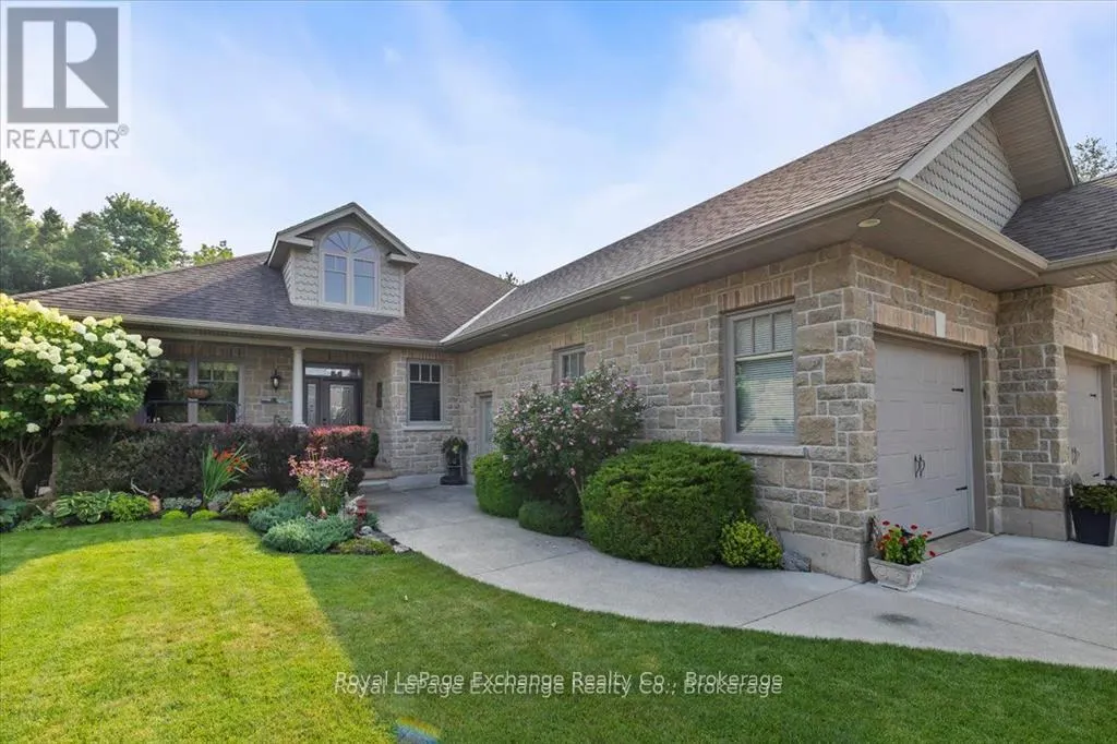 569 CREEKWOOD DRIVE