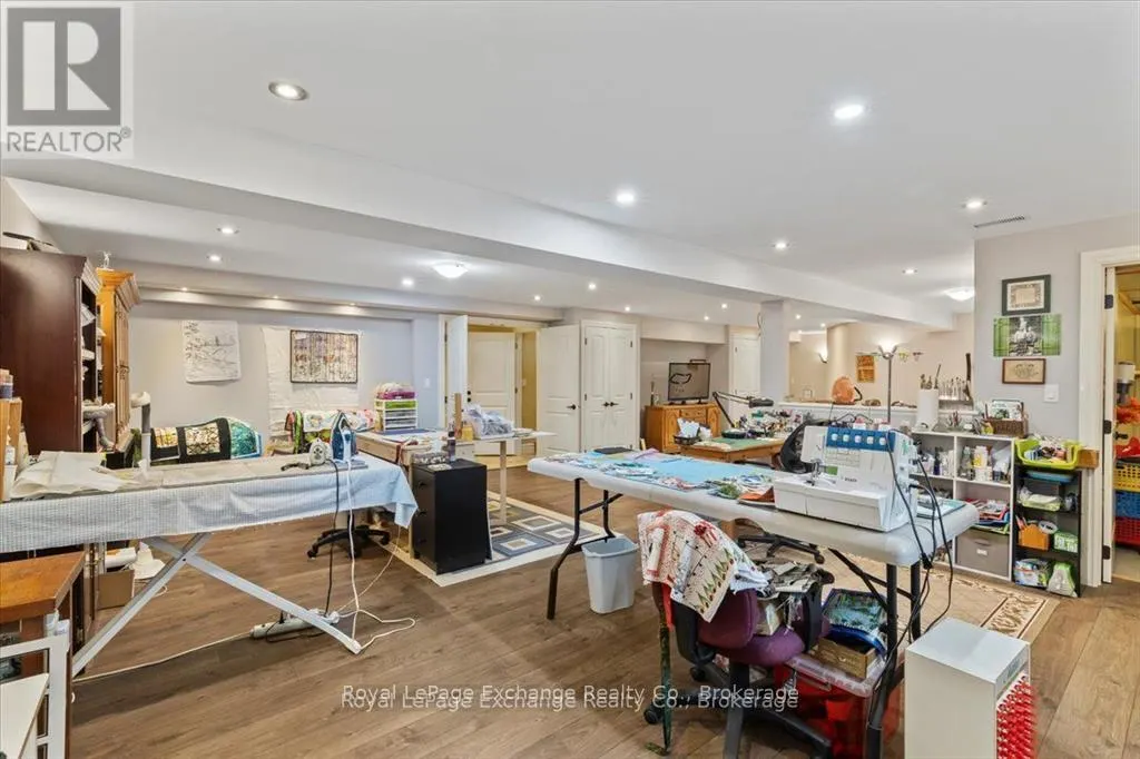 569 CREEKWOOD DRIVE