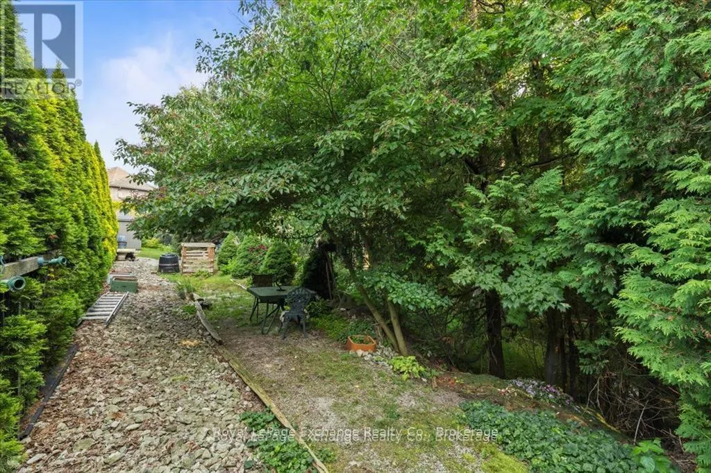 569 CREEKWOOD DRIVE