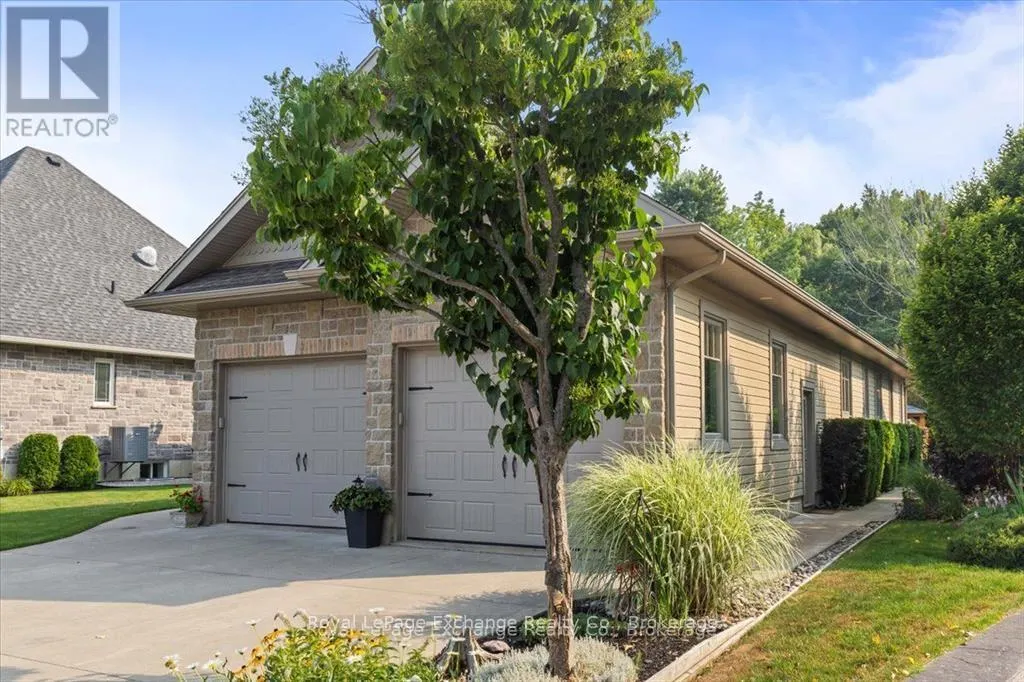 569 CREEKWOOD DRIVE