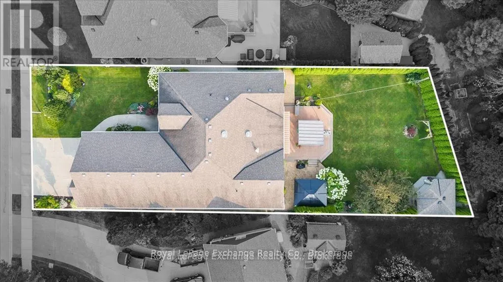 569 CREEKWOOD DRIVE