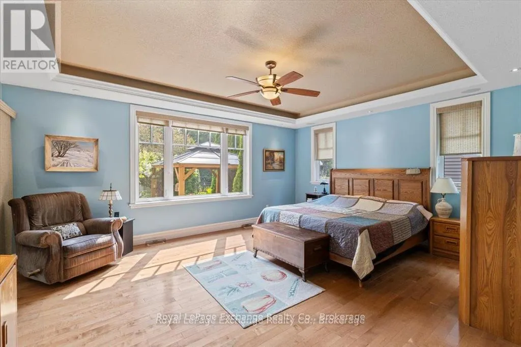 569 CREEKWOOD DRIVE