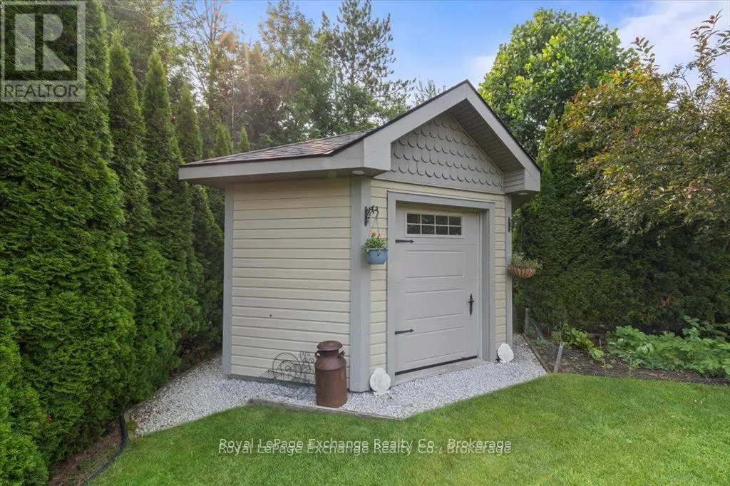 569 CREEKWOOD DRIVE