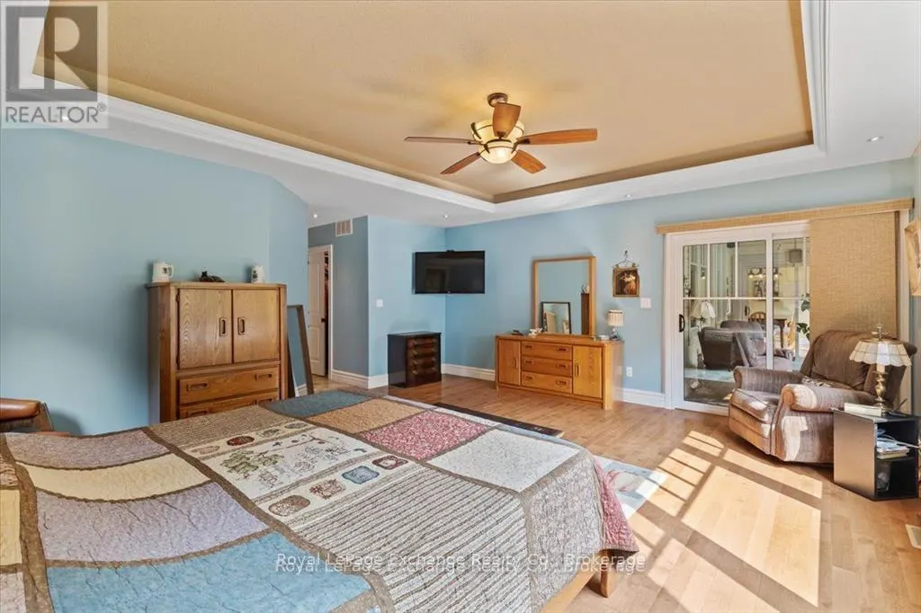 569 CREEKWOOD DRIVE