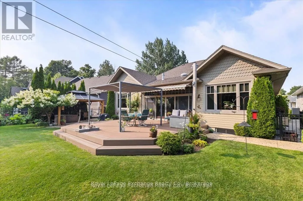 569 CREEKWOOD DRIVE